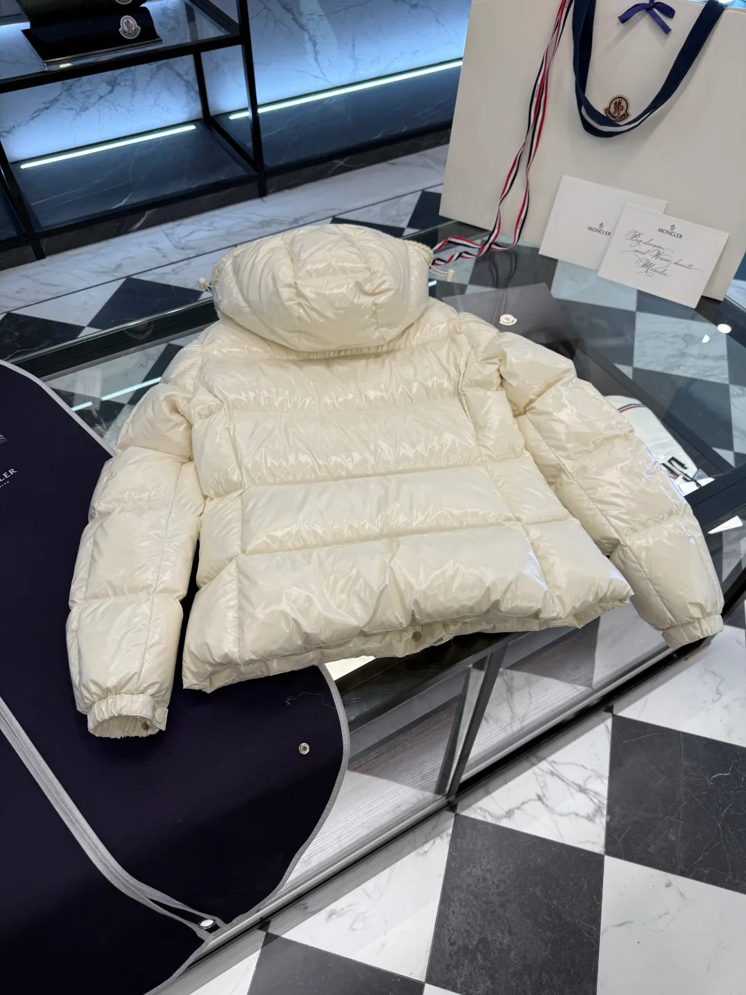 Куртки И Пуховики Женские Moncler 18741287