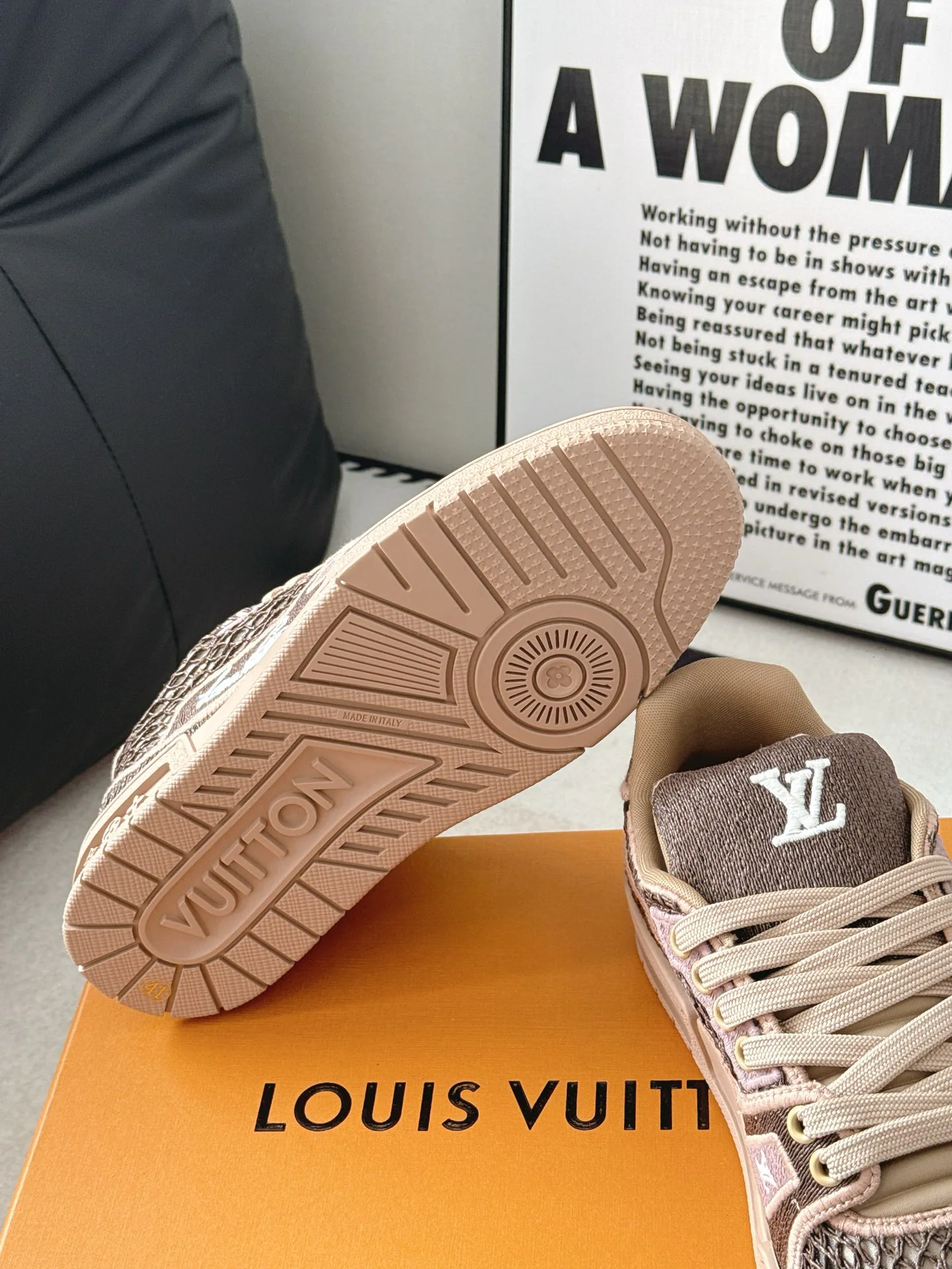 Кроссовки Женские Louis Vuitton 19090665