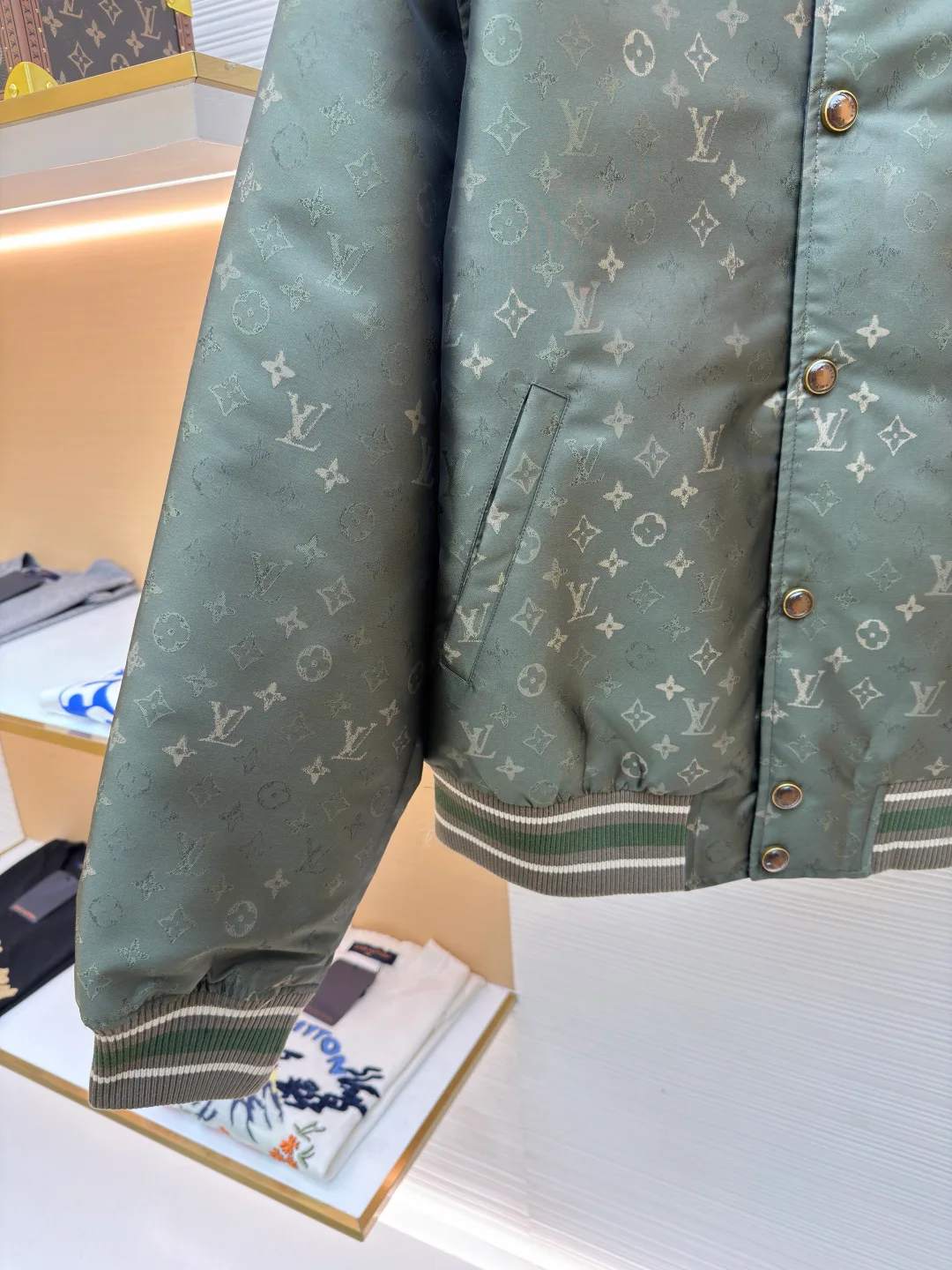 Куртки И Пуховики Мужские Louis Vuitton 1746485