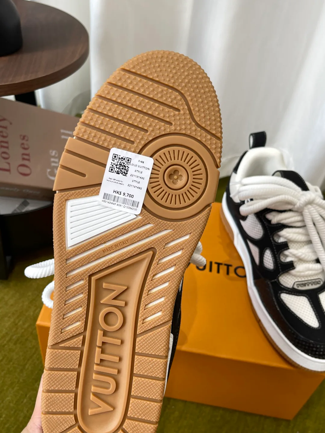 Кроссовки Женские Louis Vuitton 18062838