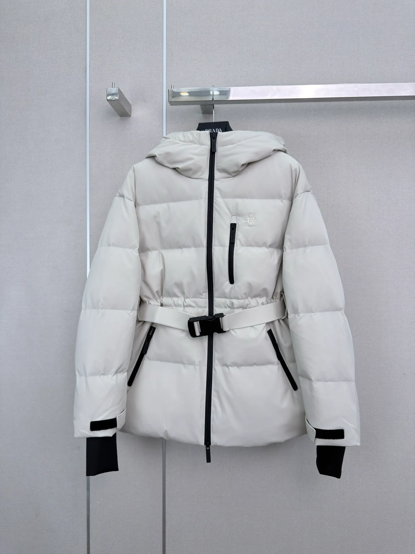 Куртки И Пуховики Женские Prada 18023491