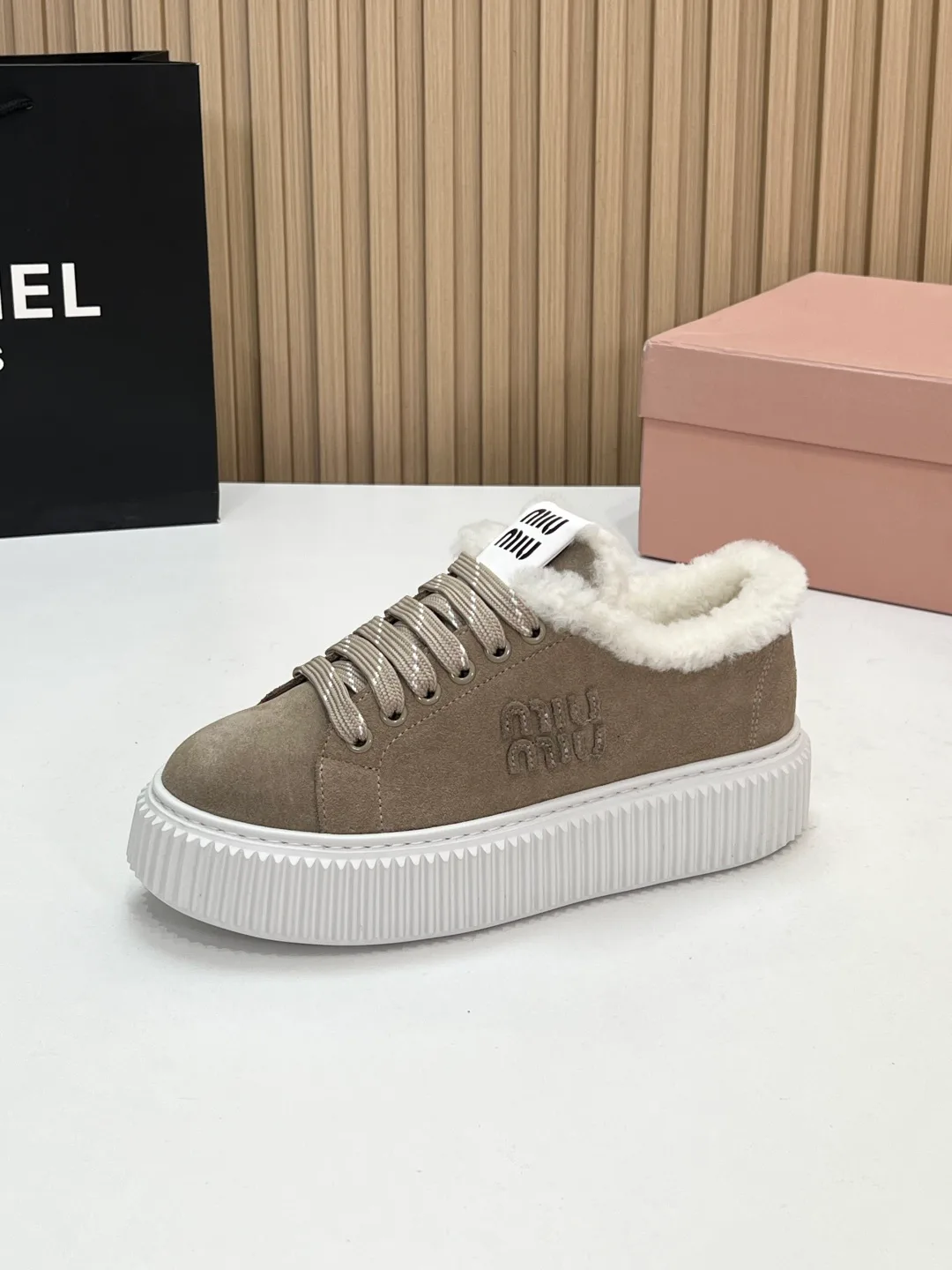 Кроссовки Женские Miu Miu 19298582