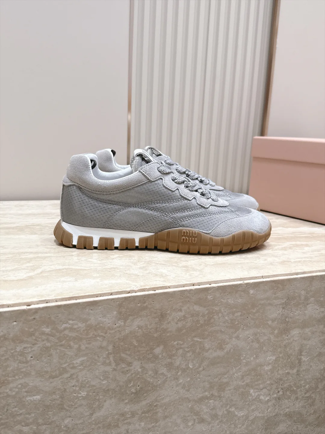 Кроссовки Женские Miu Miu 18025616
