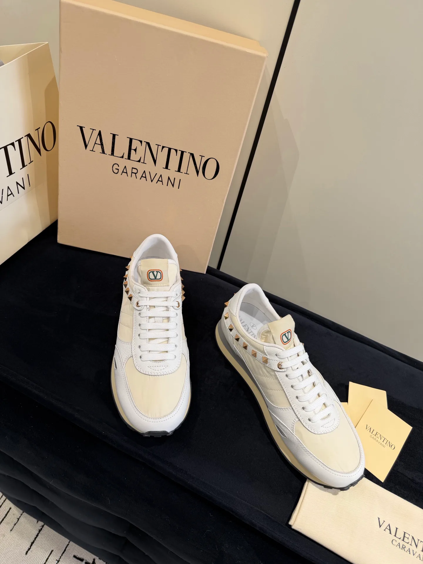 Кроссовки Женские Valentino 18420825