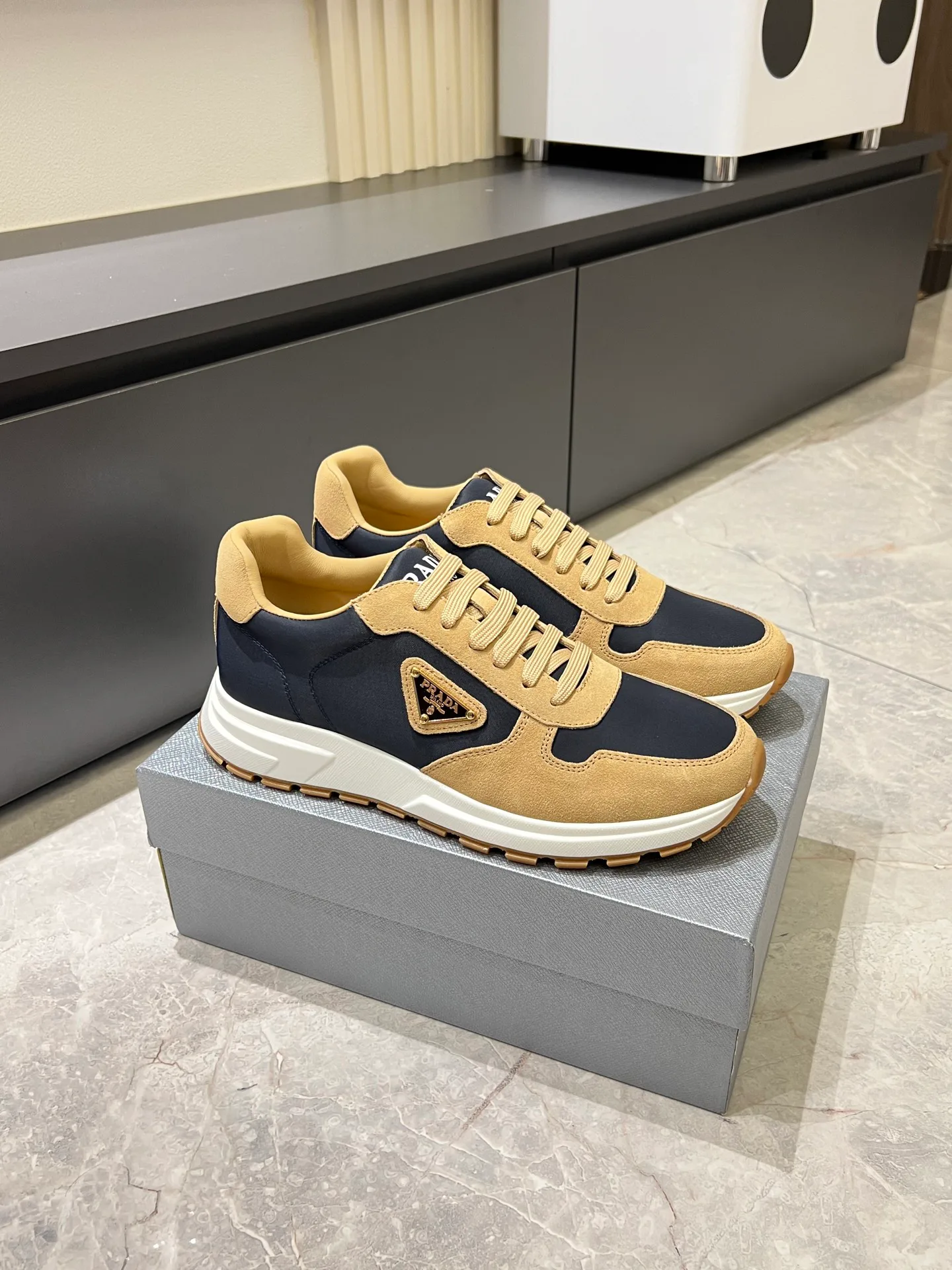 Кроссовки Мужские Prada 10273067