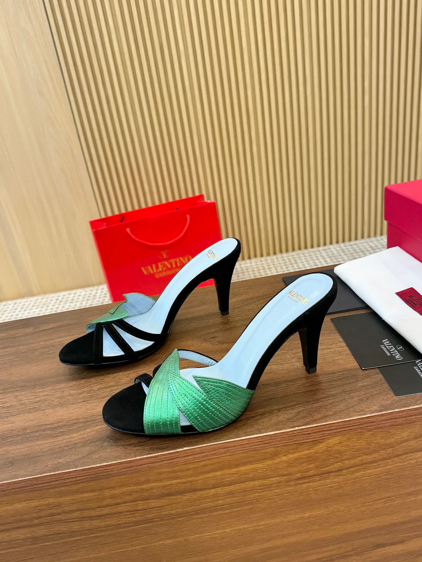 Босоножки Женские Valentino 9737242