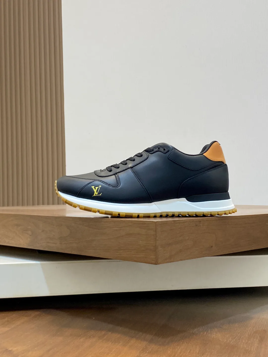 Кроссовки Мужские Louis Vuitton 1570305