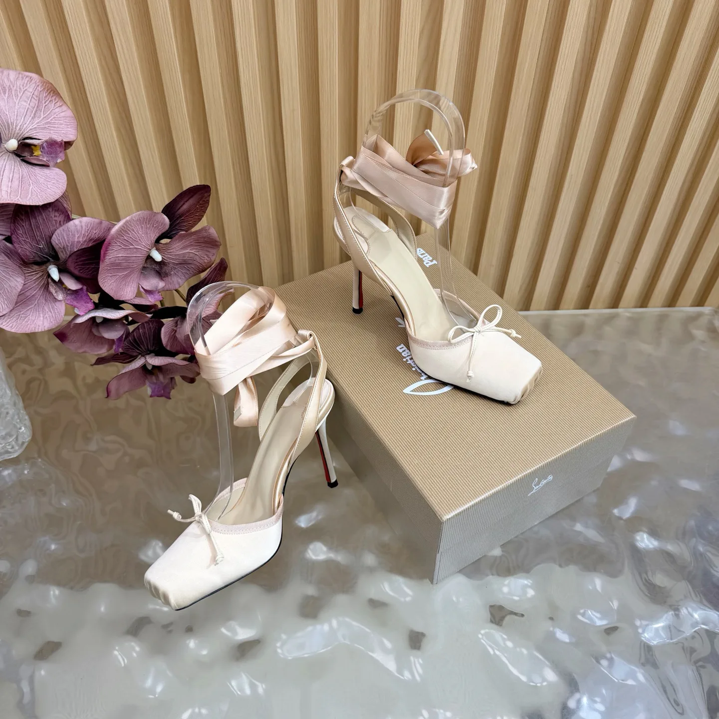 Туфли Женские Christian Louboutin 9396026