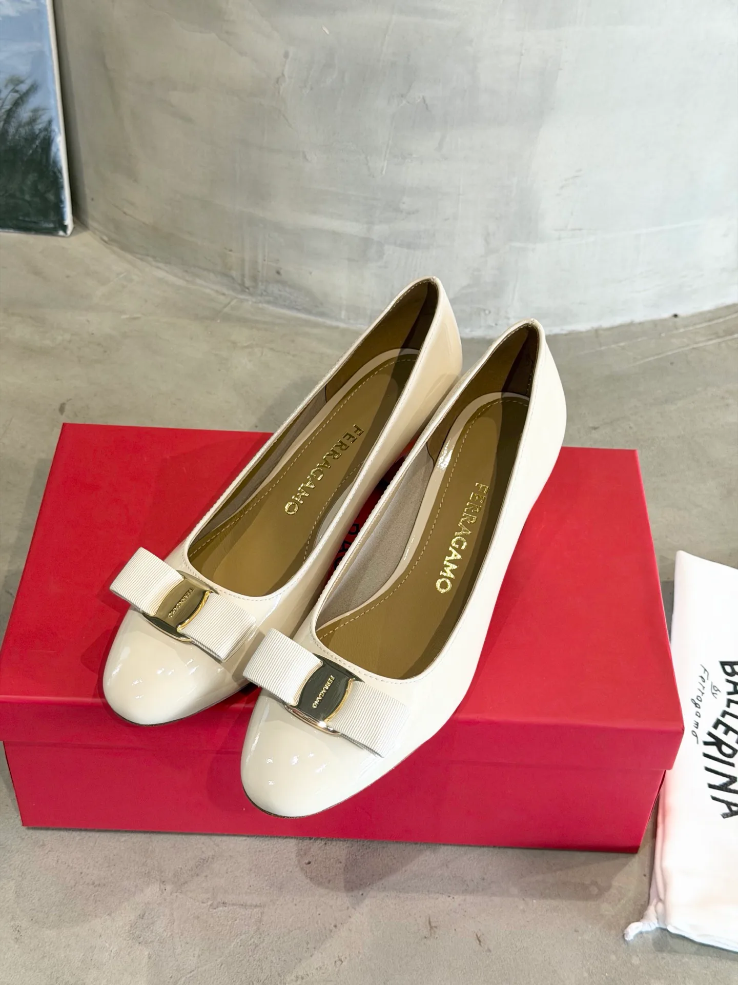 Туфли Женские Salvatore Ferragamo 11703596