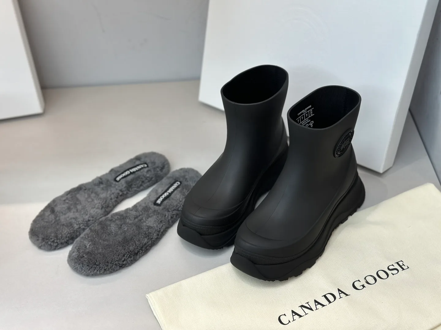 Сапоги Женские Canada Goose 11204352