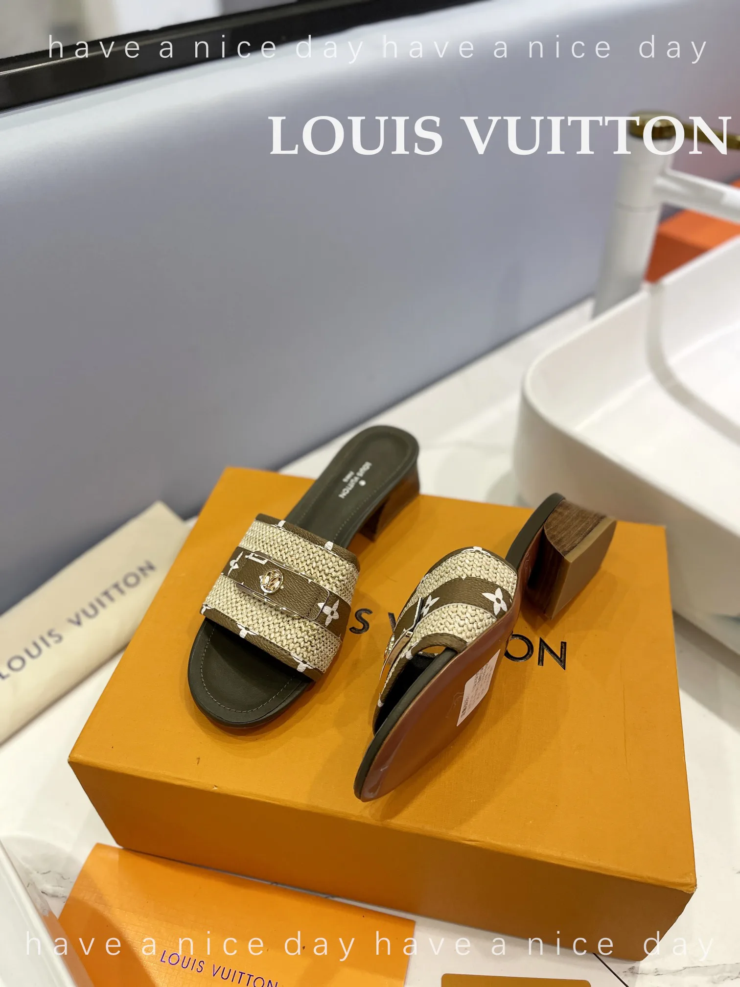 Сандалии Женские Louis Vuitton 9623591