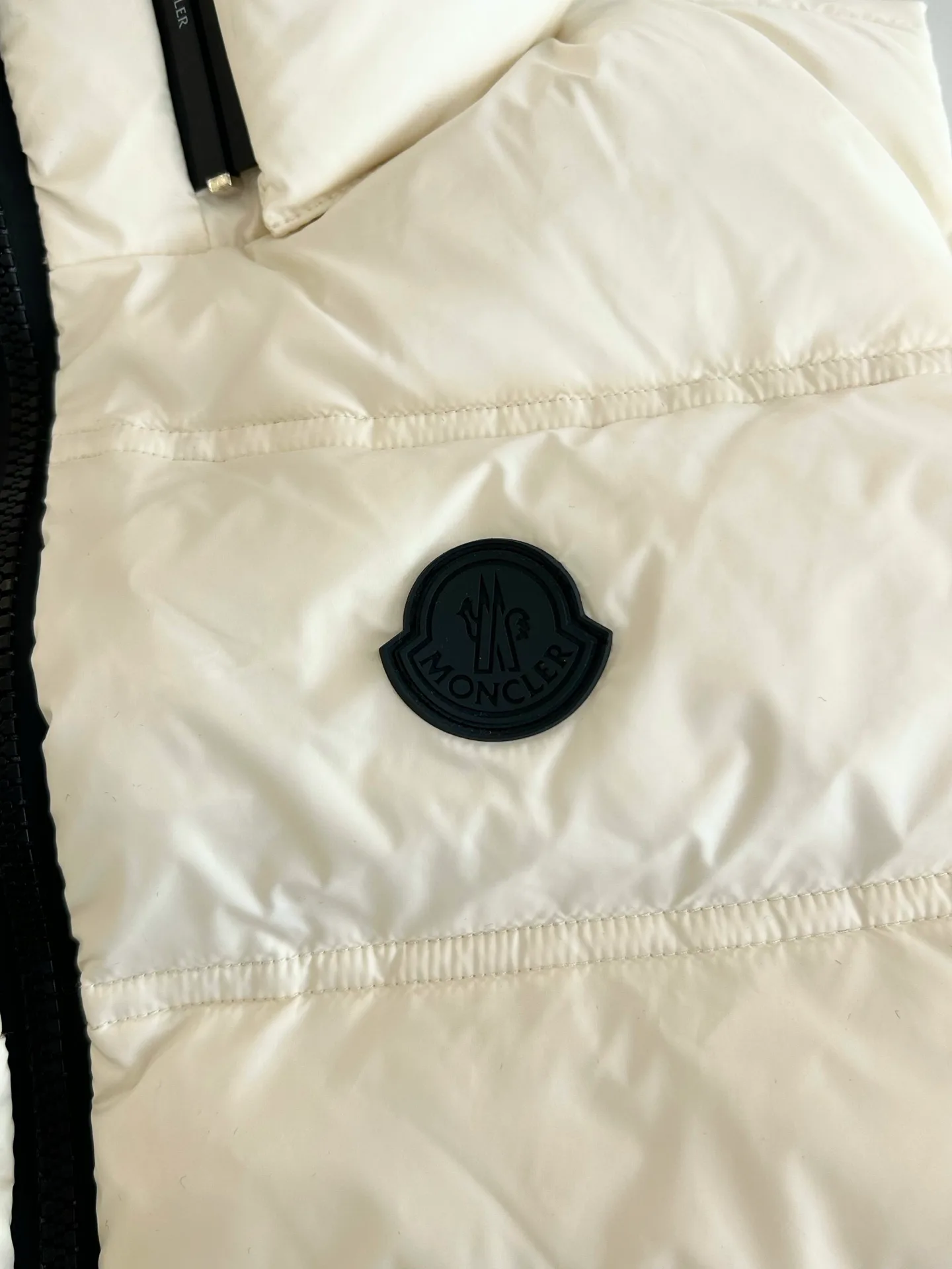 Жилеты Женские Moncler 17904509