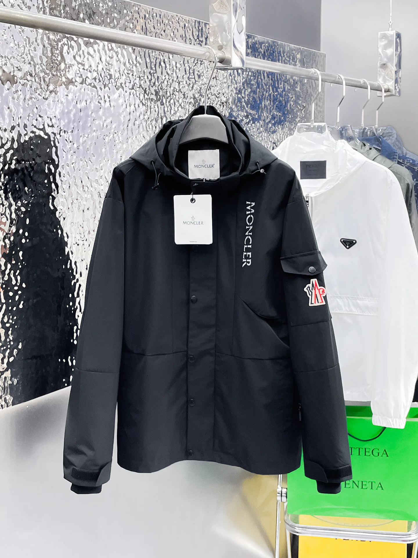 Куртки И Пуховики Мужские Moncler 9352360