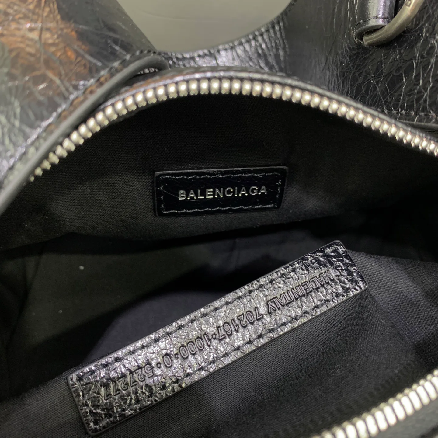 Классические Сумки Женские Balenciaga 18136076