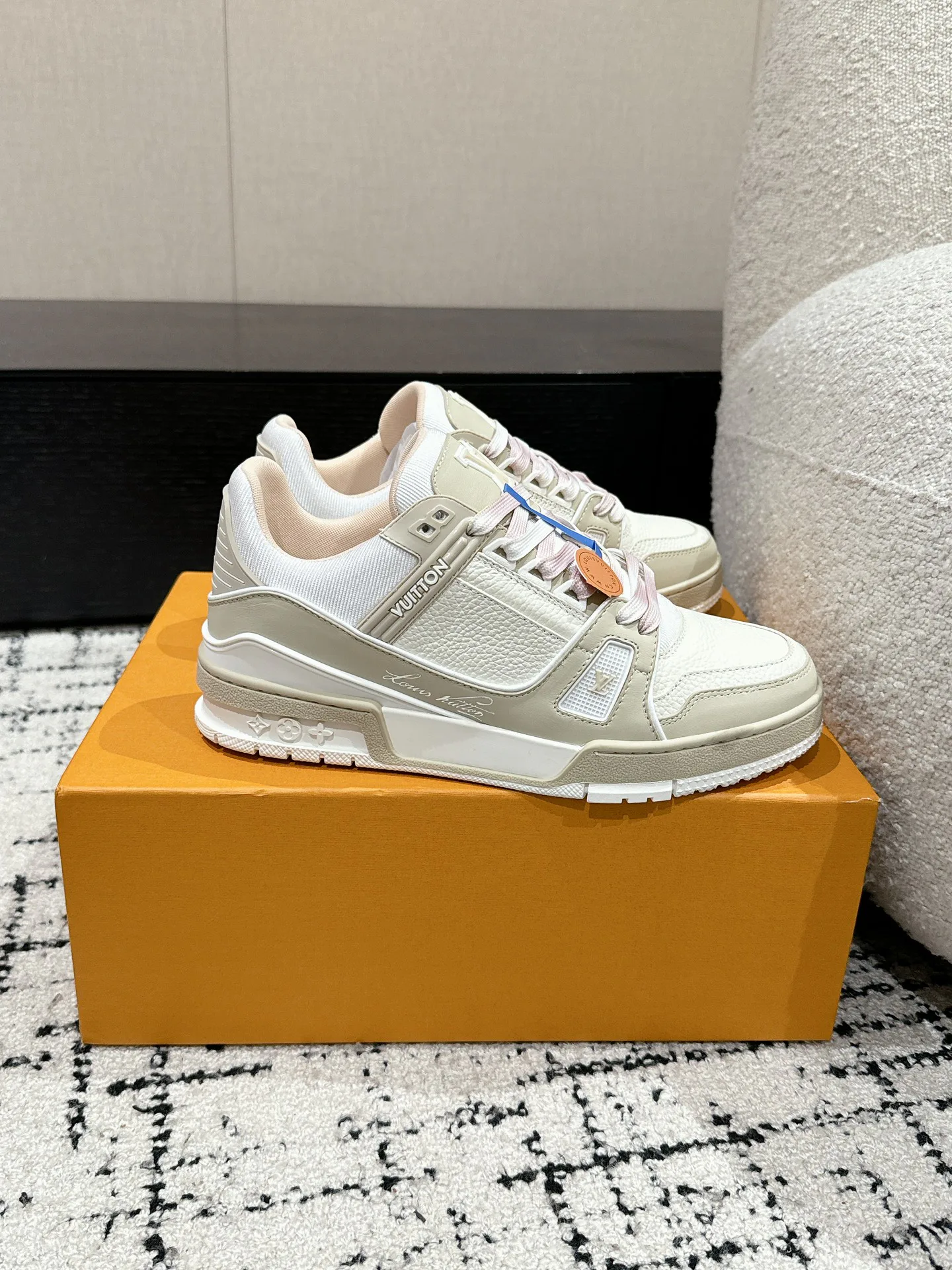 Кроссовки Женские Louis Vuitton 20946