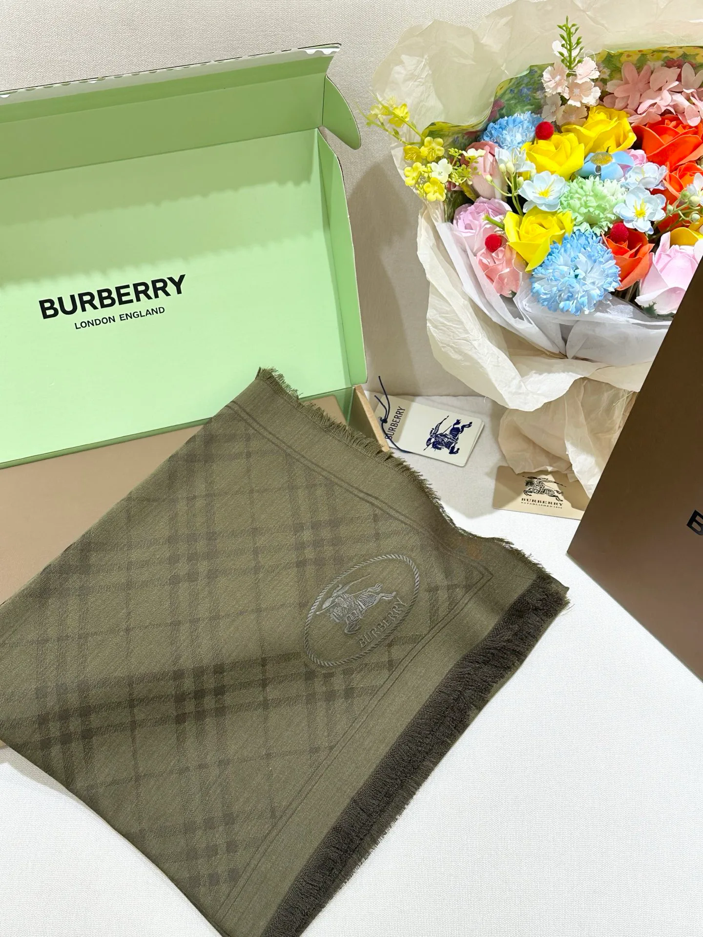 Шарфы Burberry 17916826