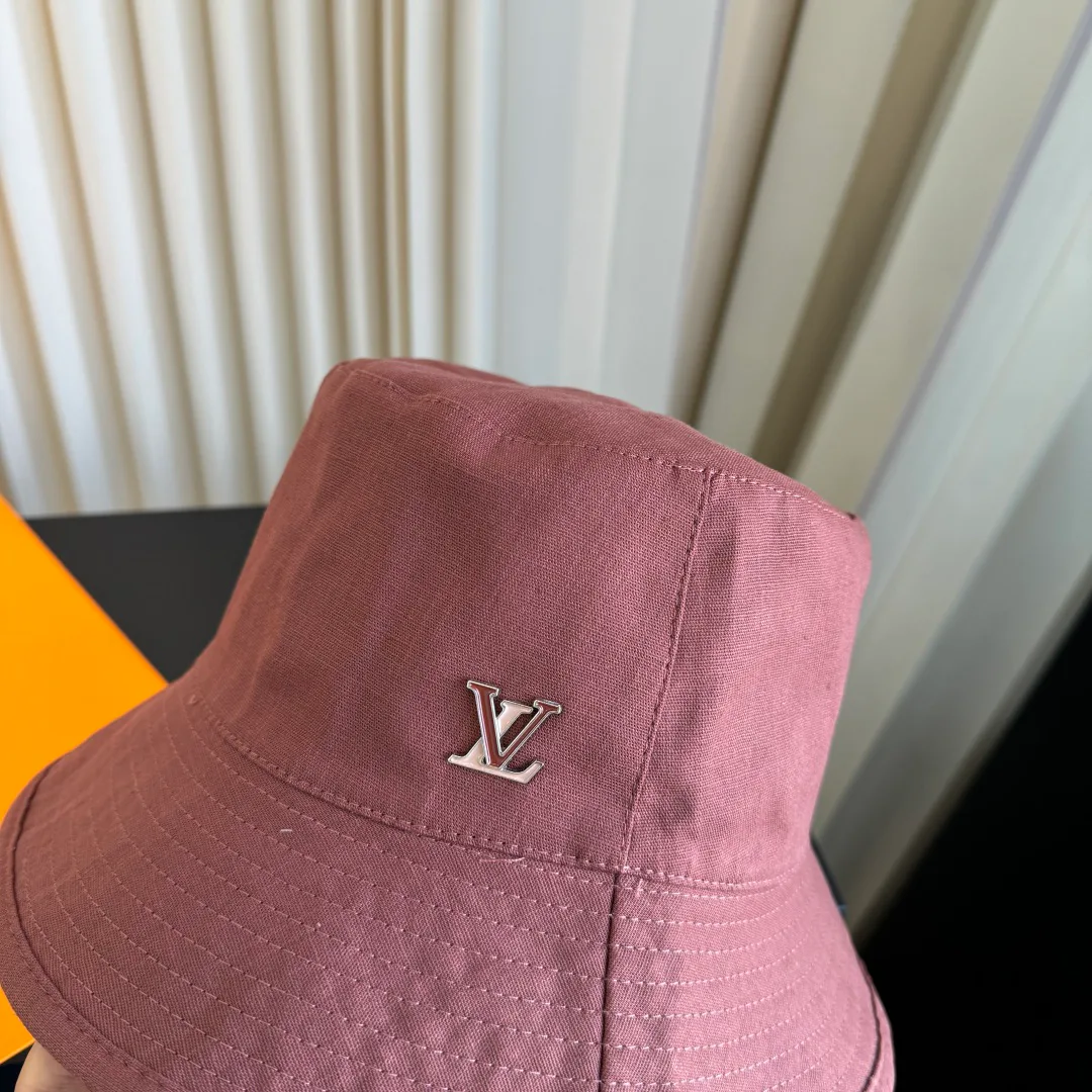 Головные Уборы Louis Vuitton 17467705