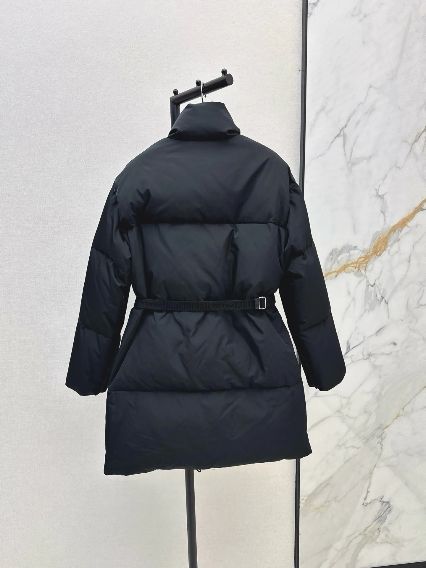 Куртки И Пуховики Женские Prada 19323471