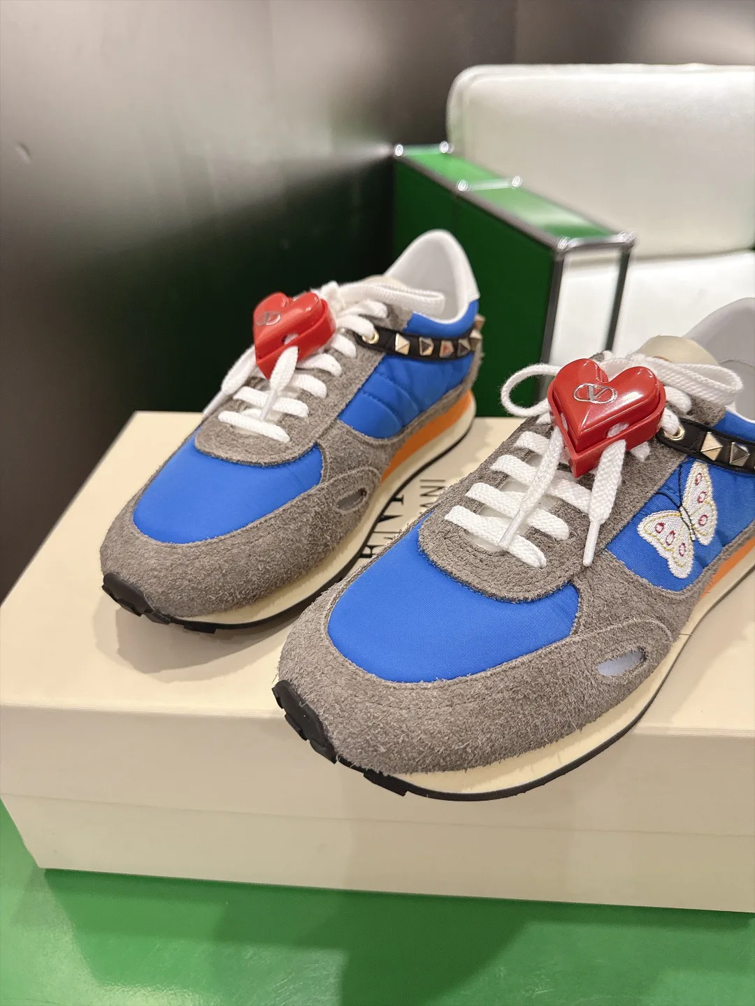 Кроссовки Женские Valentino 18361079