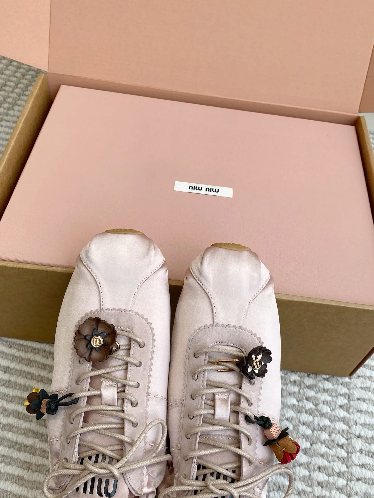 Кроссовки Женские Miu Miu 10957632
