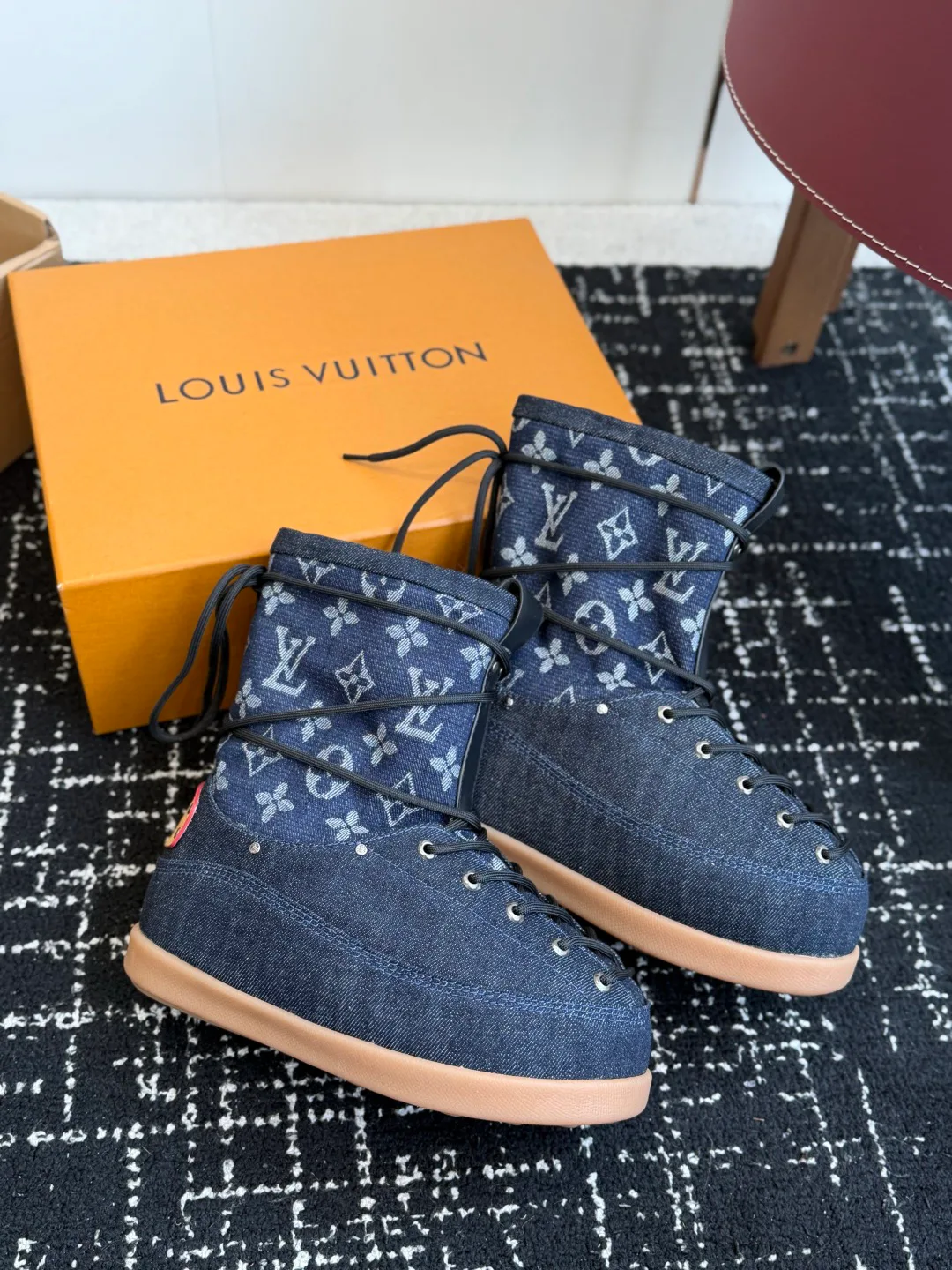 Угги Женские Louis Vuitton 18670252