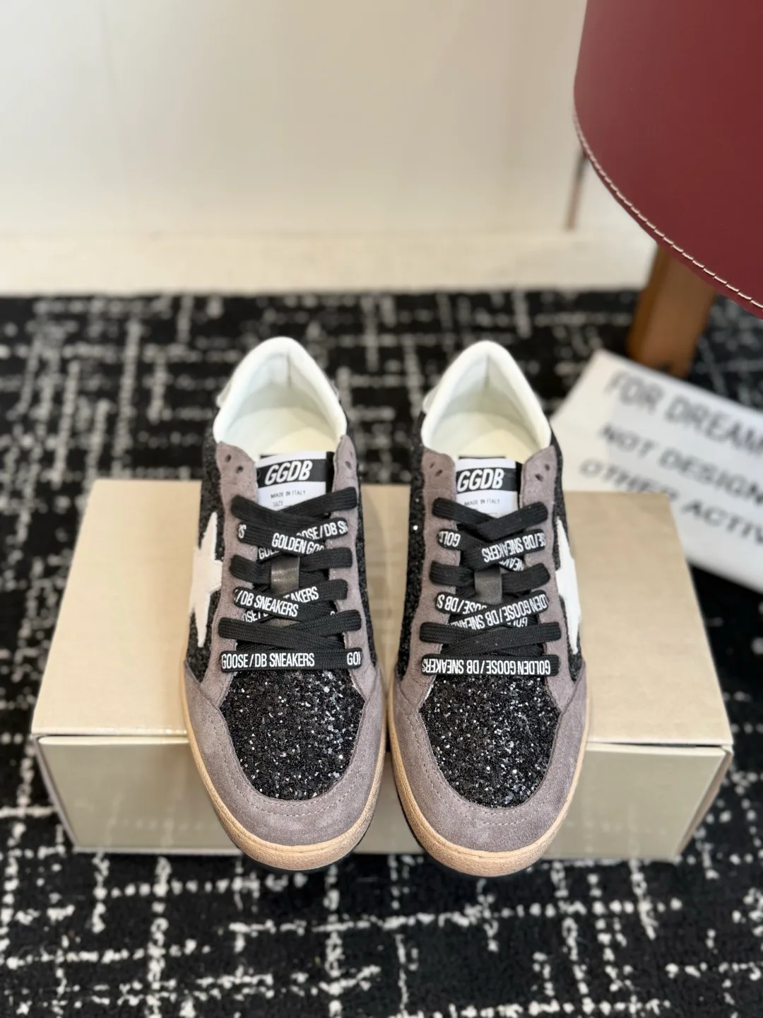 Кроссовки Женские Golden Goose 18305921