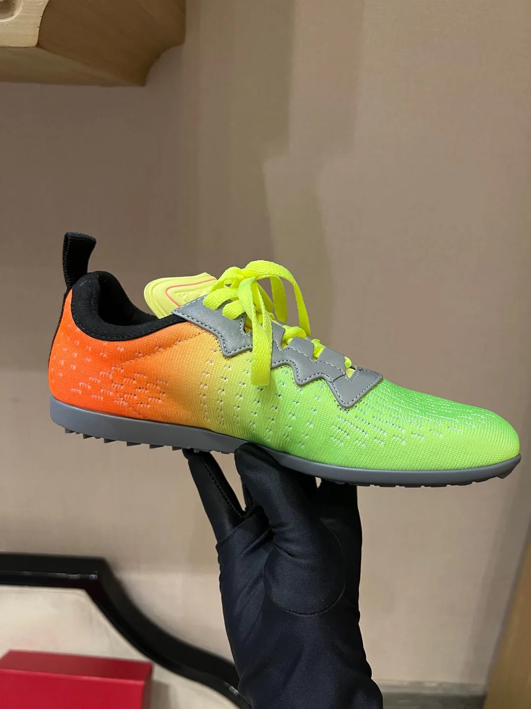 Кроссовки Женские Valentino 4911