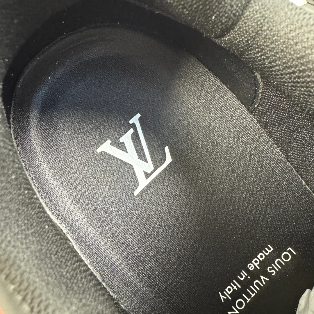 Кроссовки Мужские Louis Vuitton 11917355