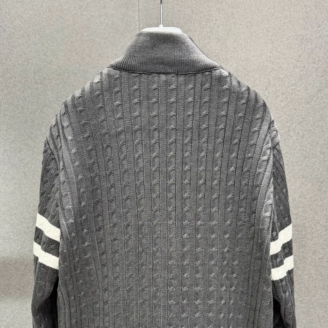Куртки И Пуховики Мужские Moncler 17418475