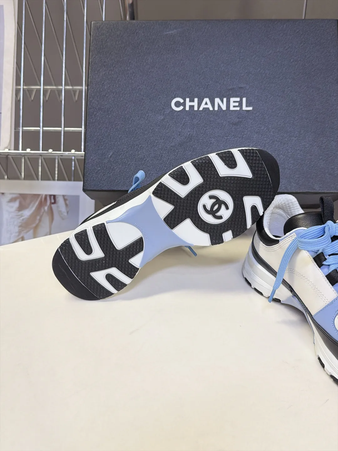 Кроссовки Женские Chanel 18693092