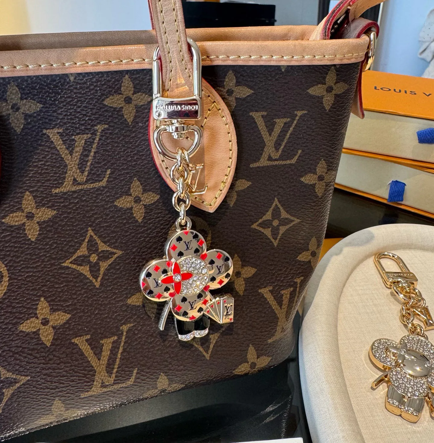 Ключницы Louis Vuitton 427623