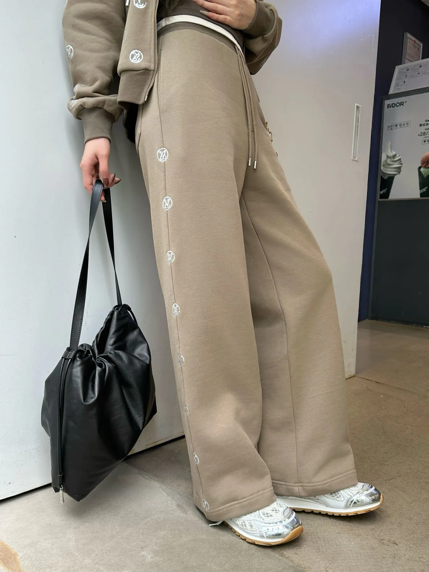 Костюмы Женские Louis Vuitton 1896718