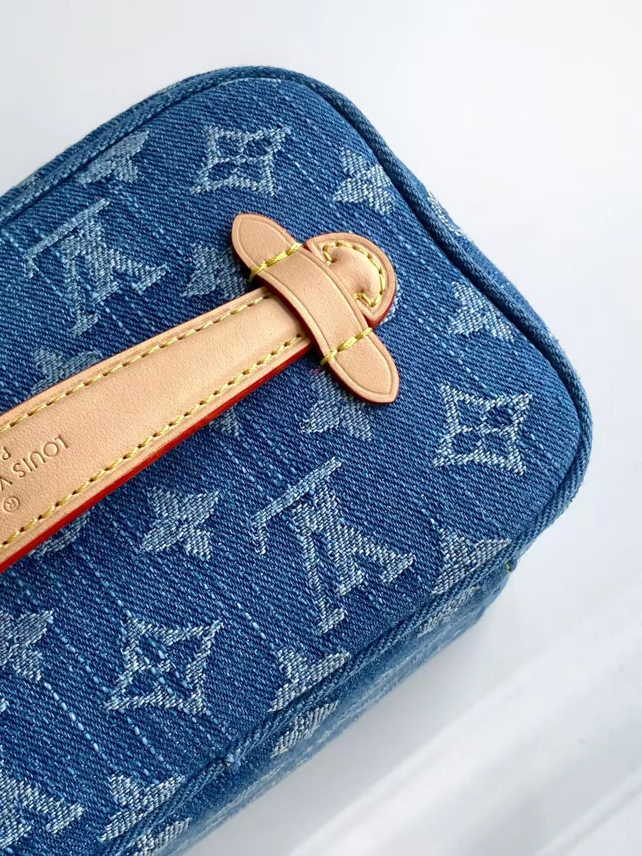 Клатчи Женские Louis Vuitton 11872280