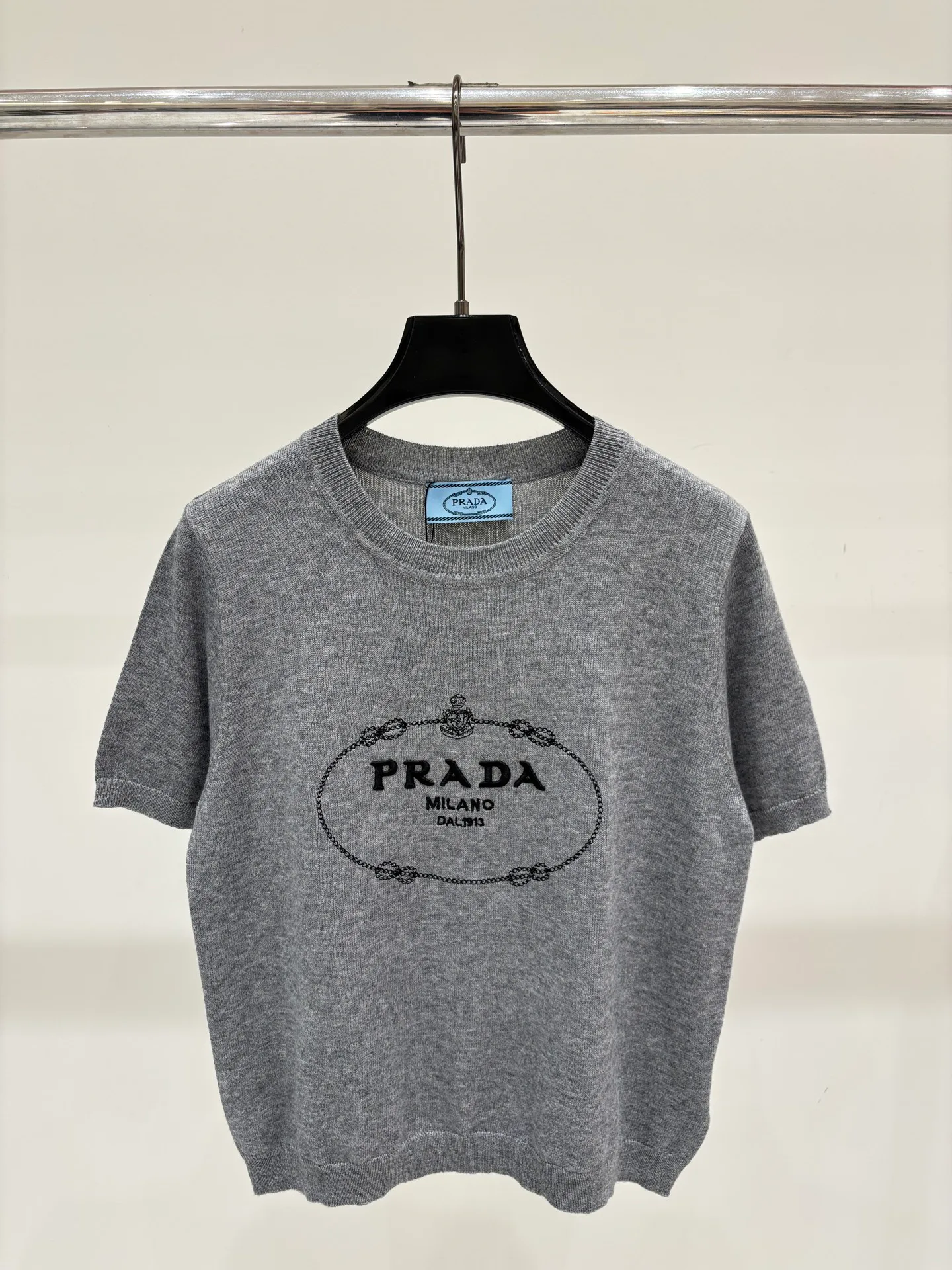 Футболки Женские Prada 17603862