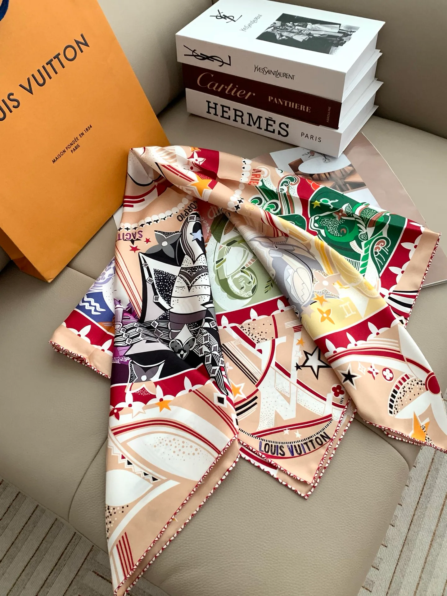Платки Louis Vuitton 18675529