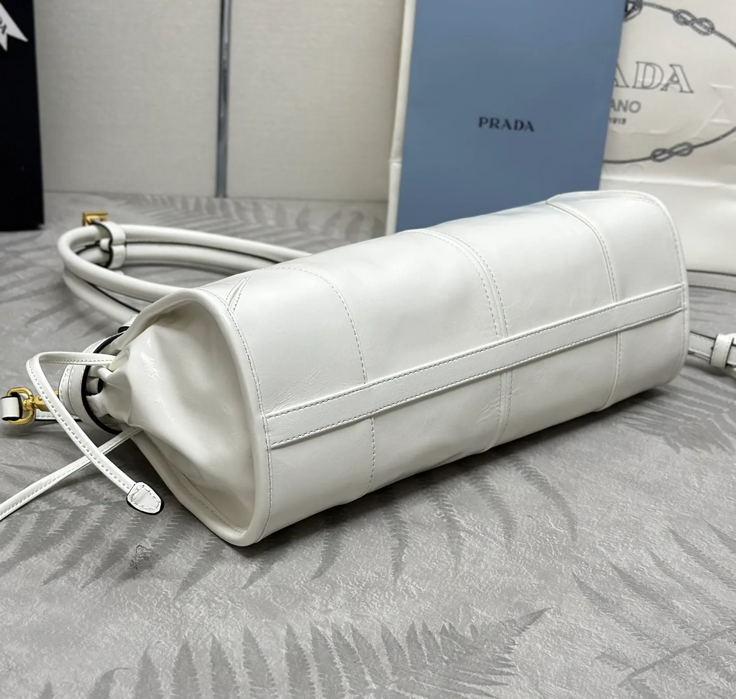 Классические Сумки Женские Prada 11462477