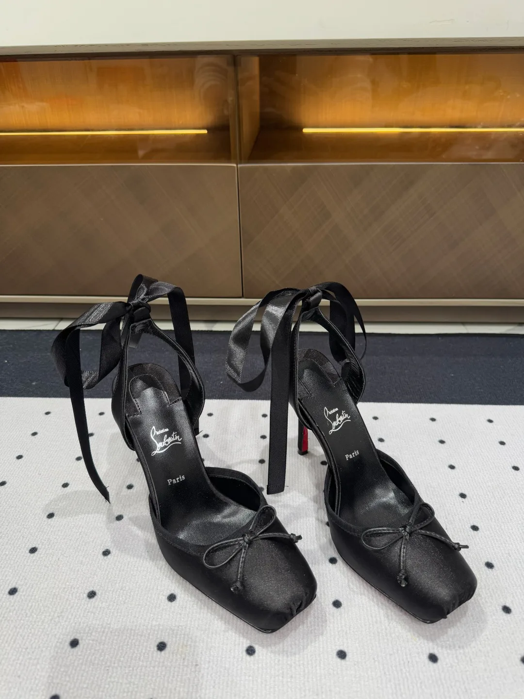 Туфли Женские Christian Louboutin 24372