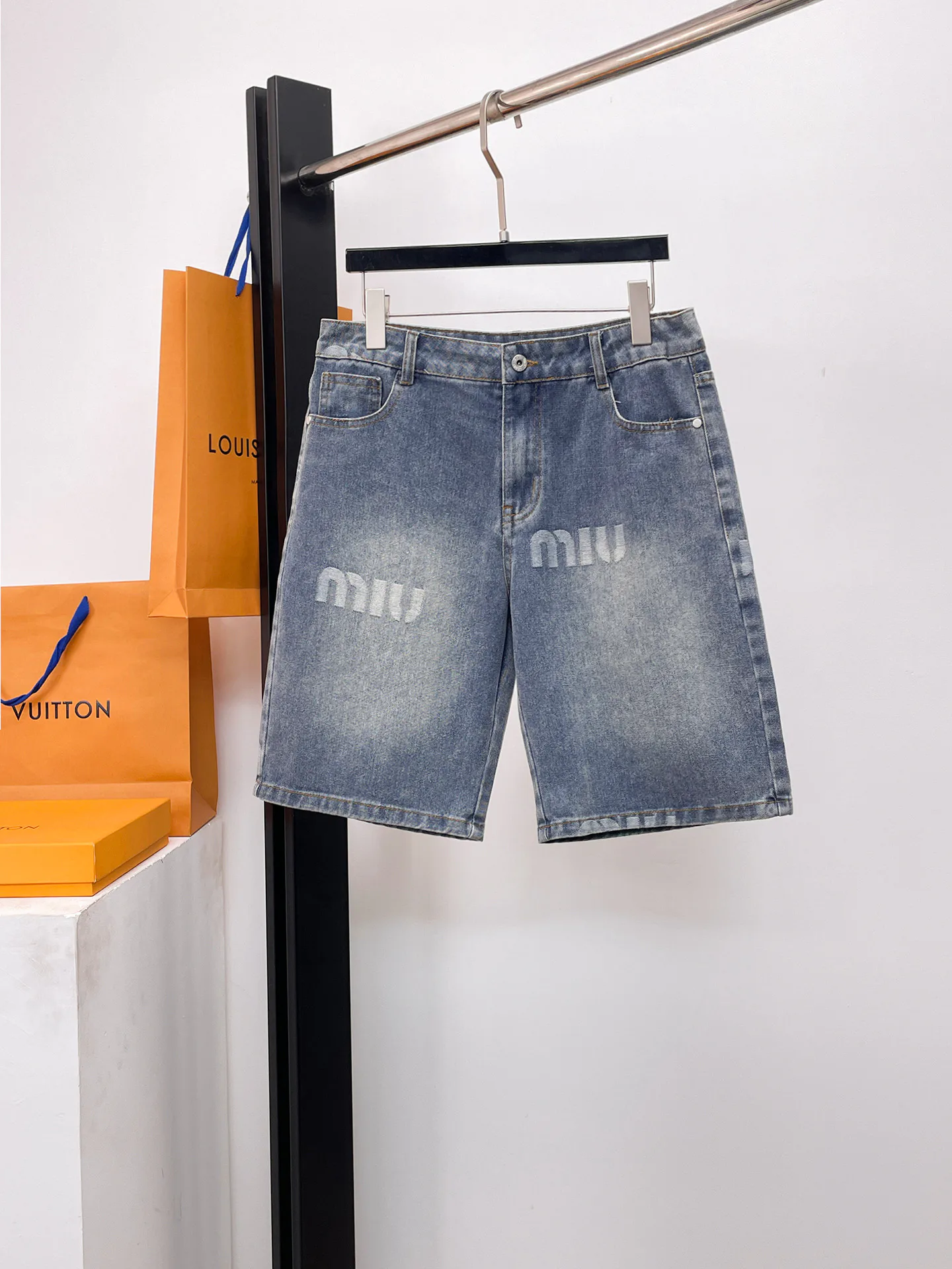 Шорты Мужские Miu Miu 14170698