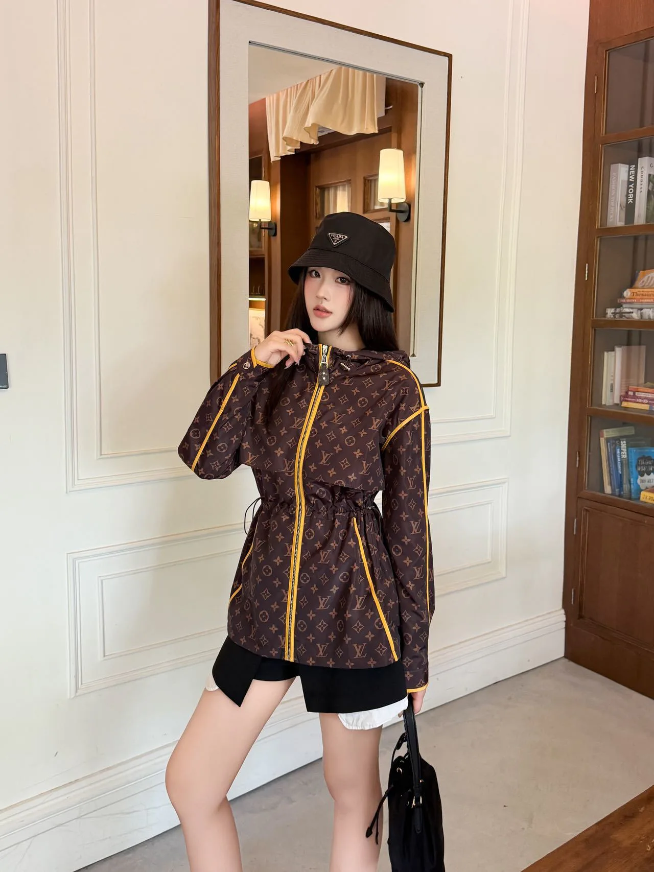 Куртки И Пуховики Женские Louis Vuitton 18167406