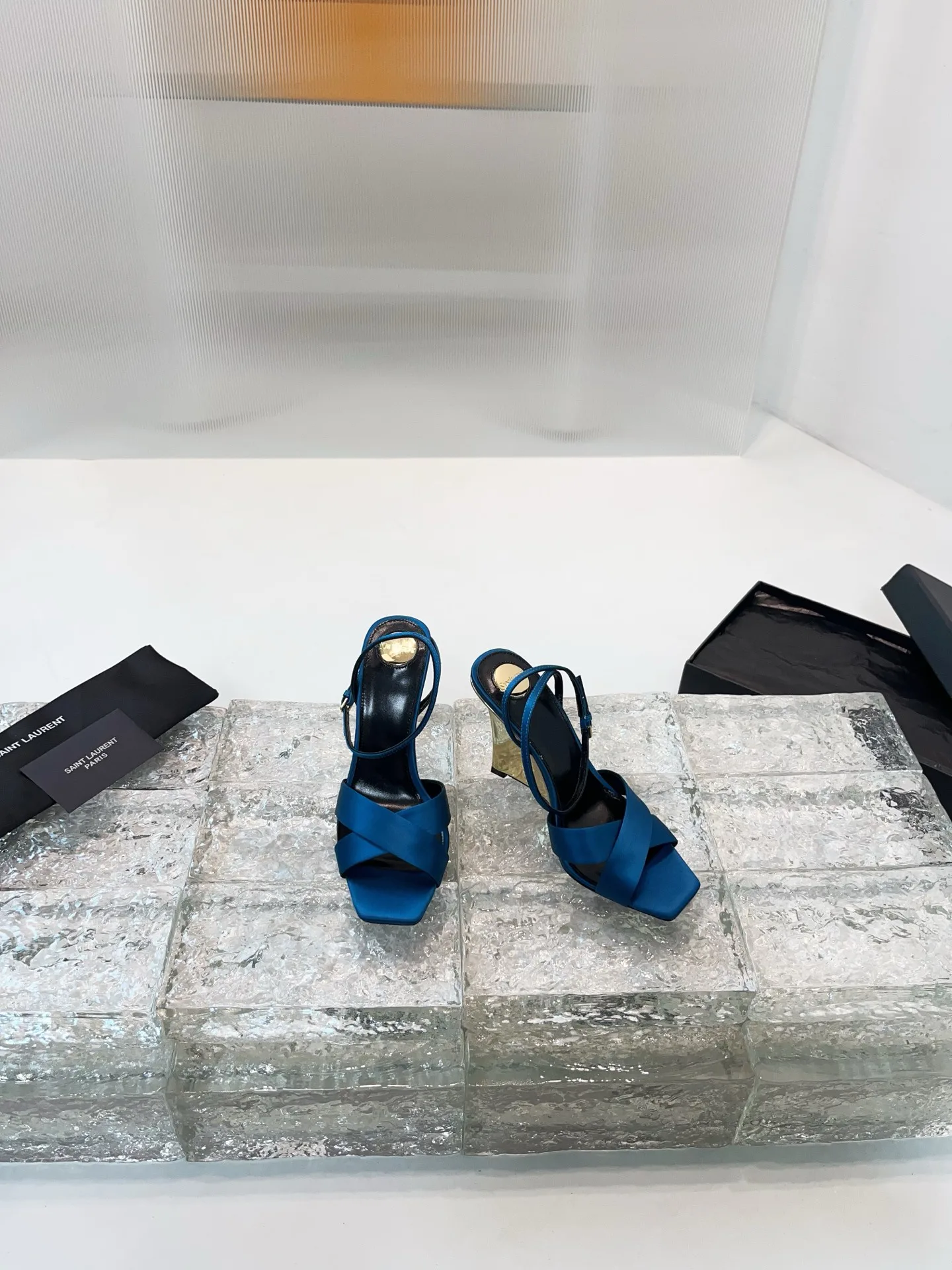 Босоножки Женские Saint Laurent 11278439