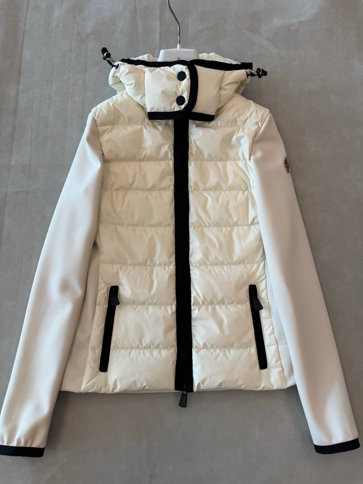 Куртки И Пуховики Женские Moncler 18491937
