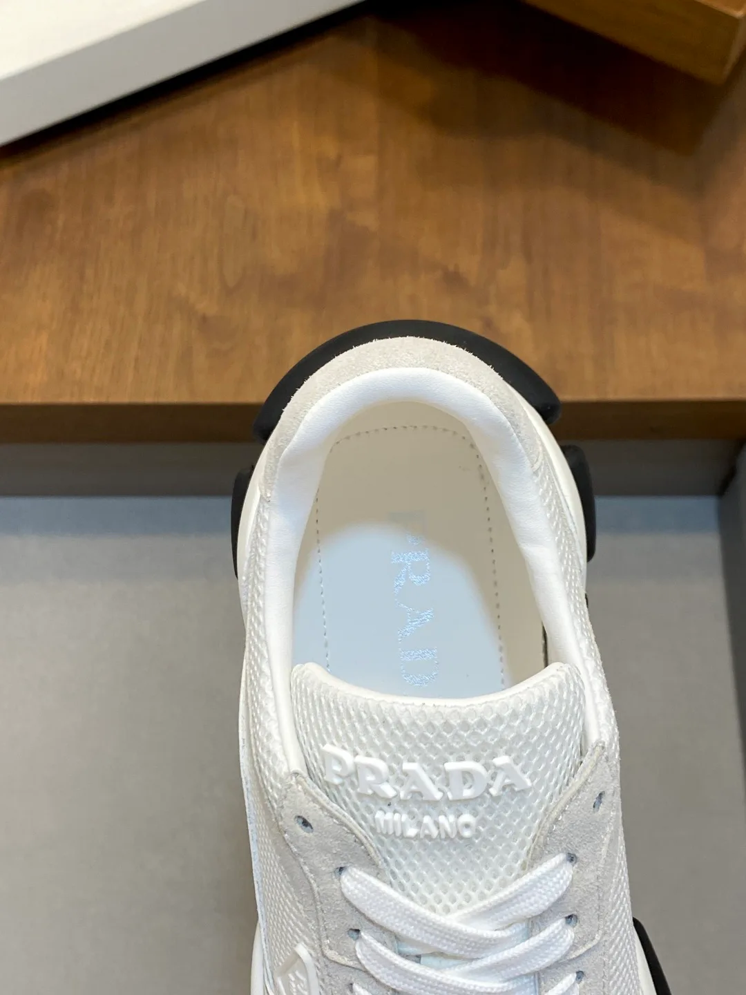 Кроссовки Женские Prada 18274609