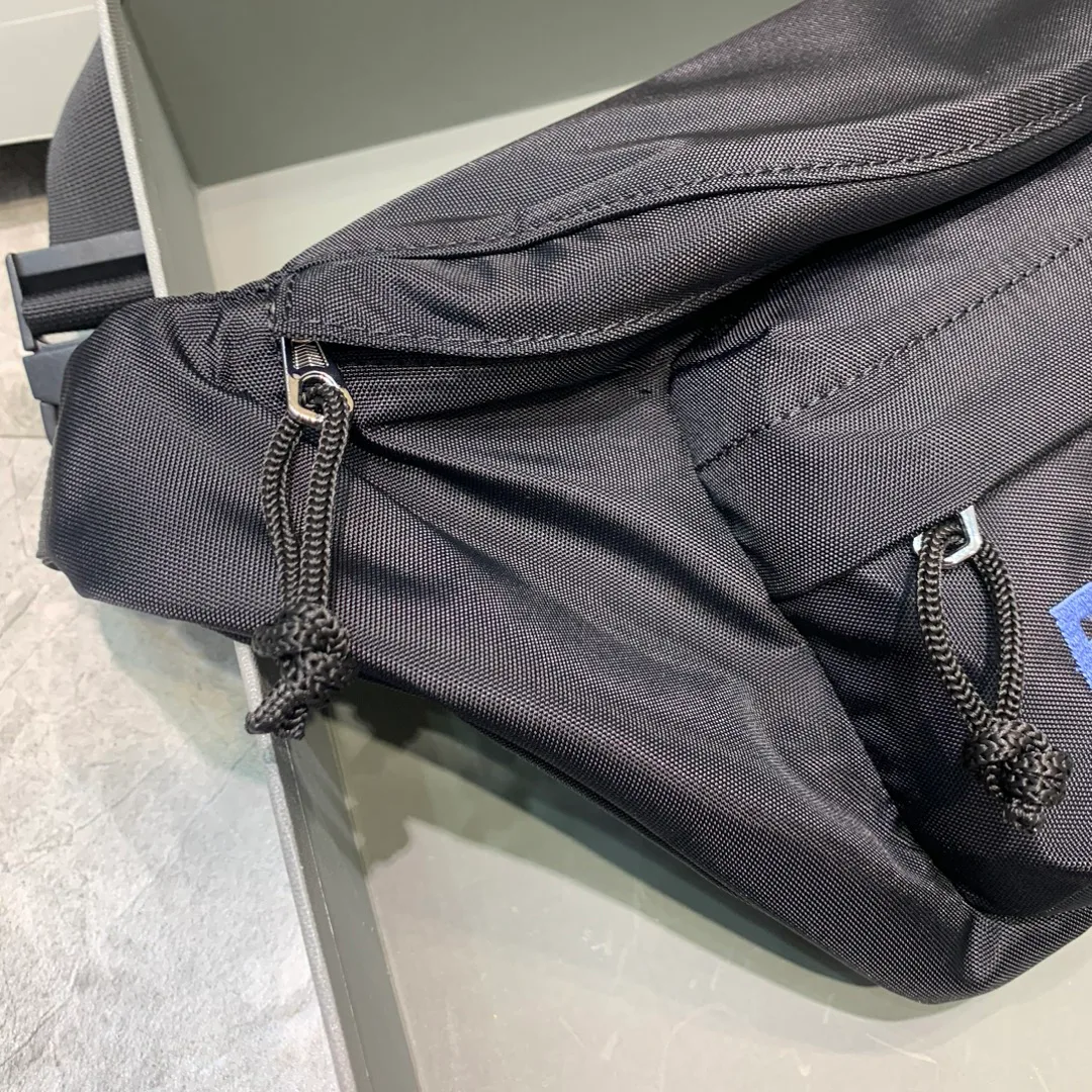 Поясные Сумки Женские Balenciaga 18608507