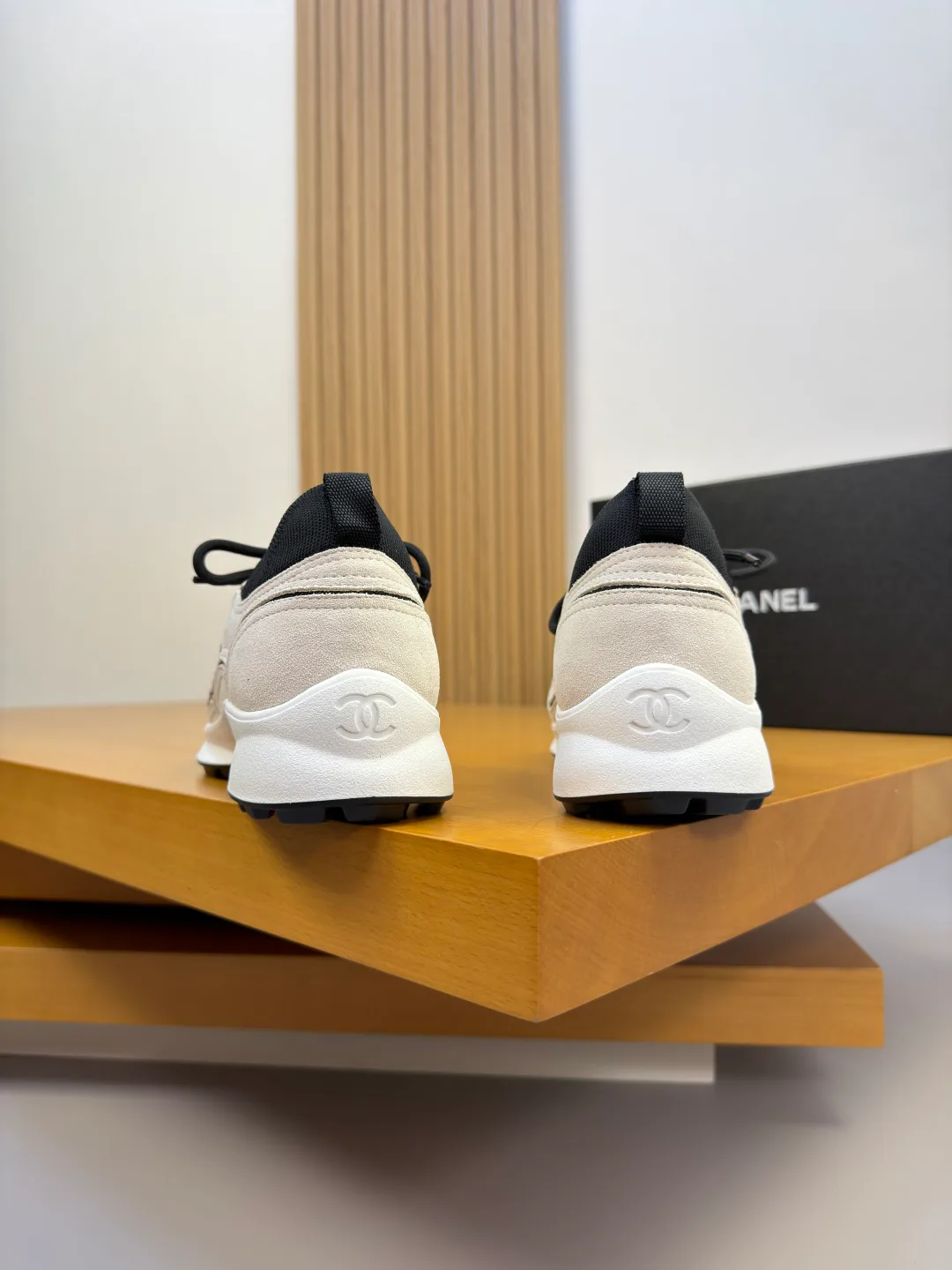 Кроссовки Женские Chanel 16874092