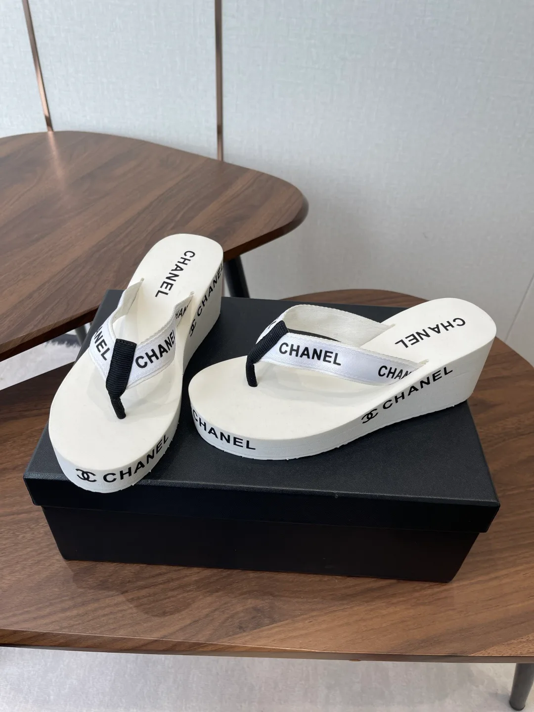 Шлепанцы Женские Chanel 11350616