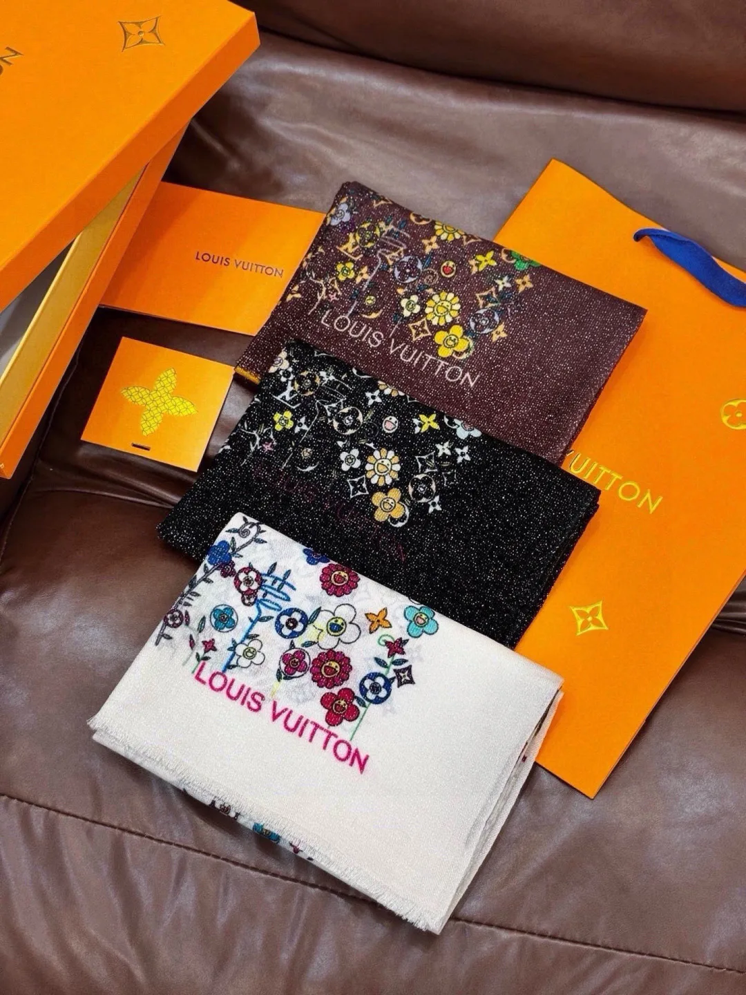 Шарфы Louis Vuitton 18322184