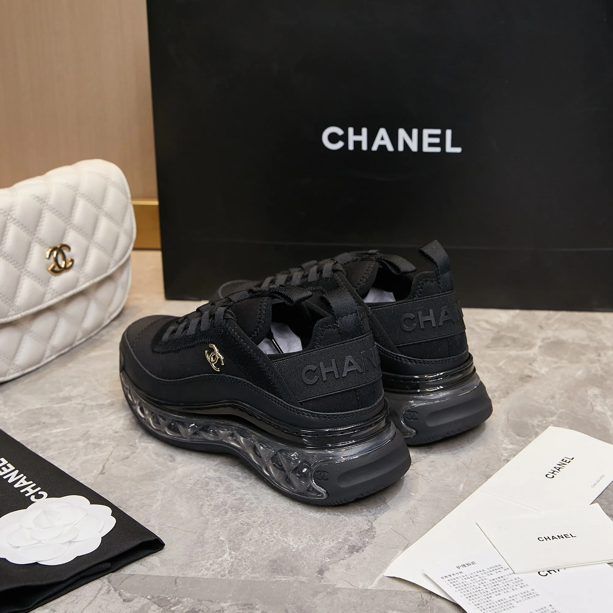 Кроссовки Женские Chanel 11025423