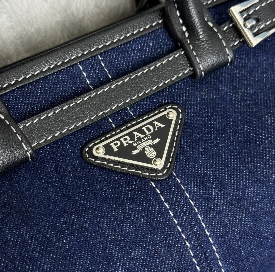 Сумки На Ремне Женские Prada 11682114