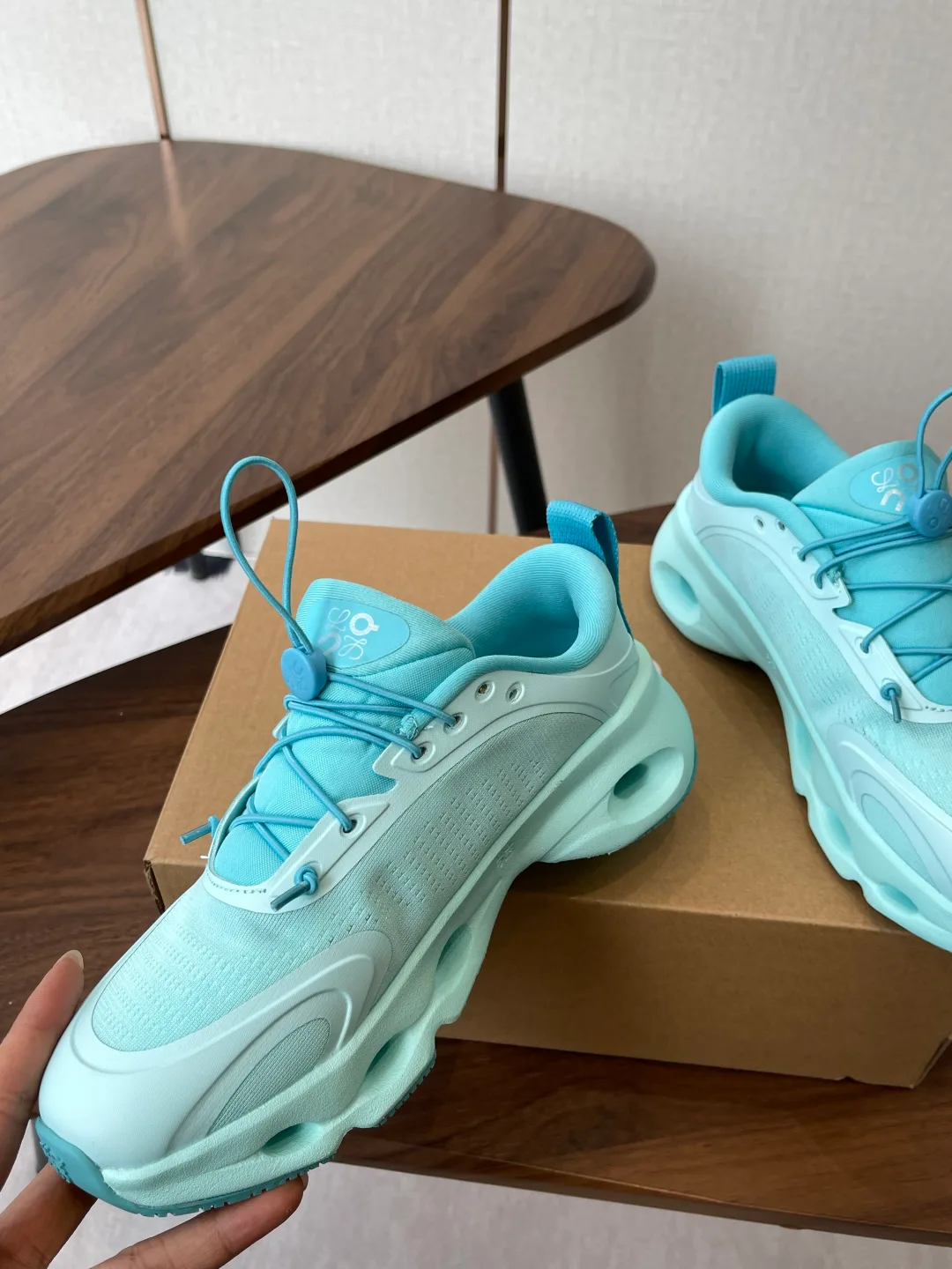 Кроссовки Женские Loewe 138022