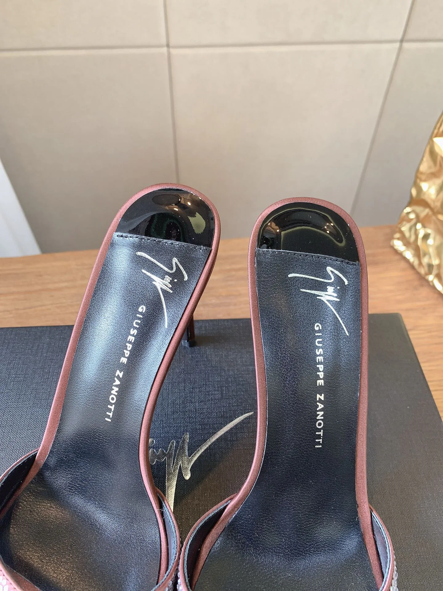 Туфли Женские Giuseppe Zanotti 16850472
